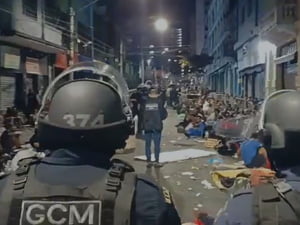 De mula a barraqueiro: polícia mapeia cargos do tráfico na Cracolândia