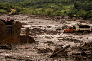 Destruição após o desastre ambiental causado pela Sanmarco em Mariana - Metrópoles