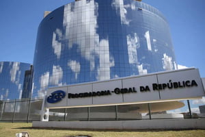 Foto colorida da sede da PGR em Brasília cartões de vacina - Metrópoles