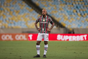 Imagem colorida de Felipe Melo em partida pelo Fluminense- Metrópoles