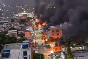 Vídeos: ação contra Comando Vermelho faz Rio virar cenário de guerra