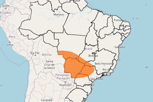 Imagem colorida mostra mapa do brasil com alerta de onda de calor - metrópoles