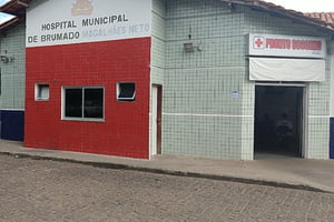 Foto colorida do Hospital Municipal de Brumado - Metrópoles