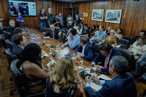 foto colorida da reunião da Mesa Diretora da Câmara de SP que confirmou segunda votação na Casa do projeto sobre adesão da capital à privatização da Sabesp - Metrópoles