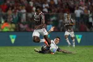 Fluminense e Atlético-MG ficam no 2 x 2 em partida eletrizante
