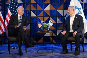 Presidente dos EUA, Joe Biden, em Tel Aviv, ao lado de Benjamin Netanyahu