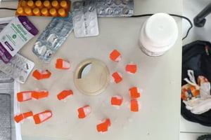 Imagem colorida de porção de drogas apreendidas com suspeito em Itaparica - BA
