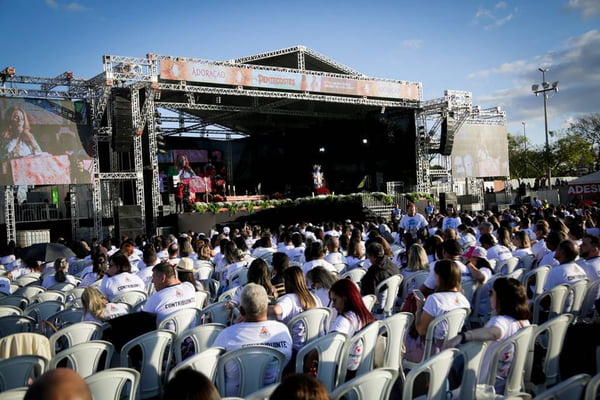 Fiéis se reúnem em dia de oração na Festa de Pentecostes 2022, em Taguatinga