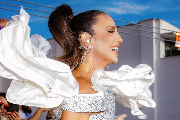 Ivete Sangalo capa moda - metrópoles