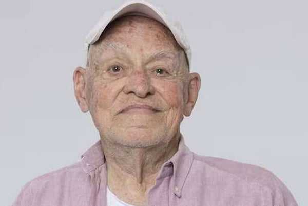 Foto colorida de Silvio Luiz, narrador da Record - Metrópoles