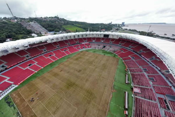 Imagem colorida do Beira-Rio inundado - Metrópoles