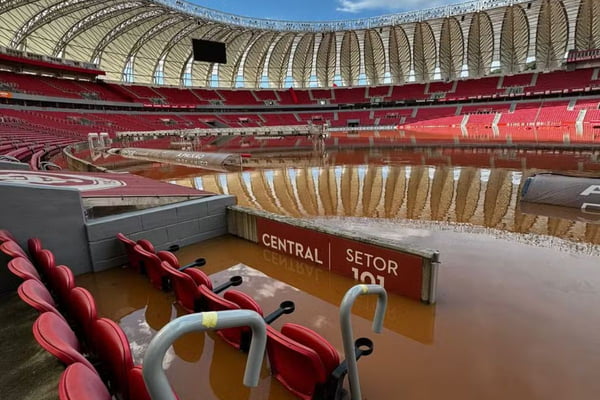 Imagem colorida do Beira-Rio inundado - Metrópoles