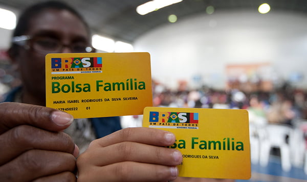 Novo Bolsa Família começa a ser pago com benefício médio de R$ 670