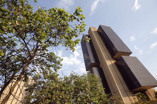 Brasil, Brasília, DF, 14/10/2014. Retrato do edifício sede do Banco Central, em Brasília (DF).