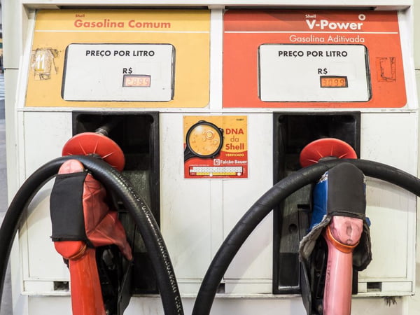 Ajuste no ICMS faz preço da gasolina subir até 5,48% nos postos 
