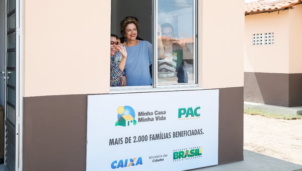 Dilma entrega unidade do Minha Casa Minha Vida
