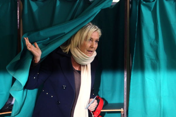 Eleições regionais francesas devem favorecer direita conservadora