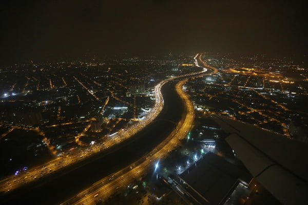 Vista noturna da cidade de São Paulo. Vista noturna da cidade da Marginal Tietê.