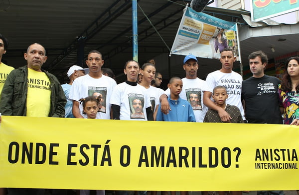 Anistia Internacional protesta contra desaparecimento de Amarildo