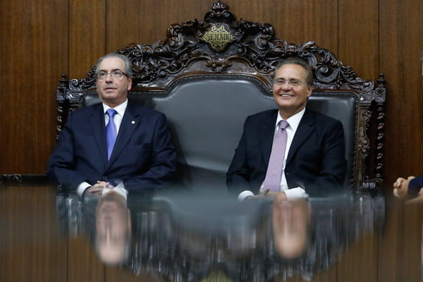 Presidente da Câmara Eduardo Cunha entrega ao senador Renan Calheiros o processo de impeachment contra a presidenta Dilma Rouseff- Brasília – DF 18/04/2016
