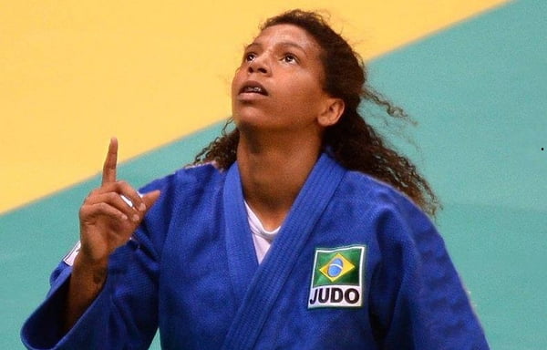 Judoca Rafaela Silva conquista o primeiro ouro do Brasil no Rio-2016