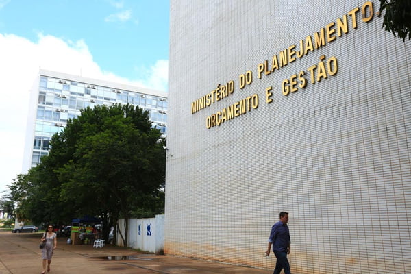 imagem colorida fachada e placa Ministério do Planejamento Brasília - Metrópoles