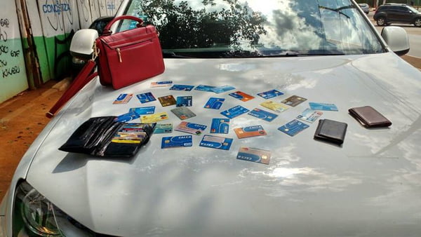 Polícia prende casal que furtava cartões de clientes em bancos no DF