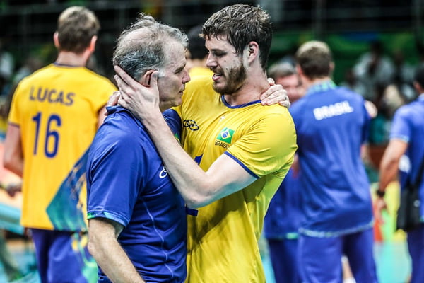 Brasil vence Itália por 3 sets a 0 e conquista o ouro olímpico no Rio