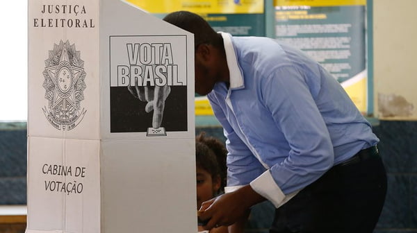 Do voto em papel à biometria. Conheça os avanços da urna brasileira