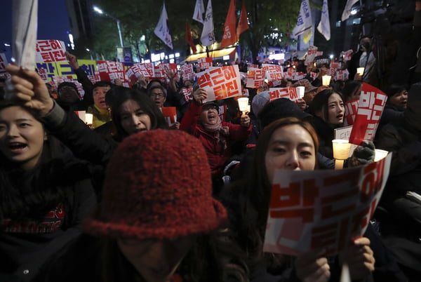 Manifestantes sul-coreanos pedem a renúncia da presidente