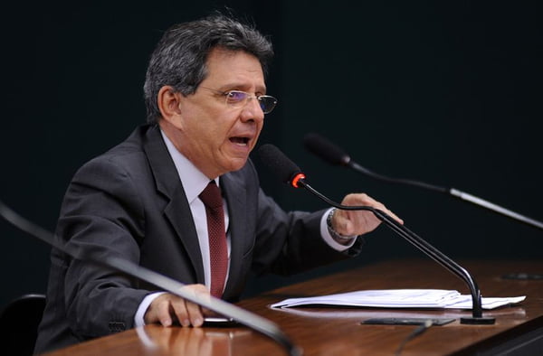 Bolsonaro nomeia ex-secretária de Filippelli para cargo no Planalto