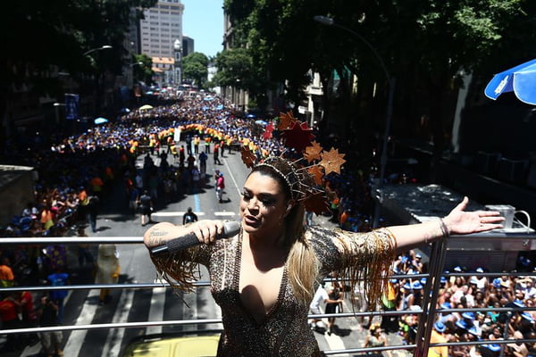 Público LGBT tem forte presença no bloco da Preta