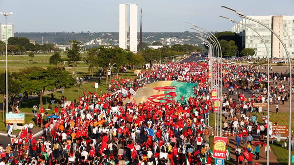A Marcha Nacional em Defesa da Democracia e Contra o Golpe – Brasília – DF 31/03/2016