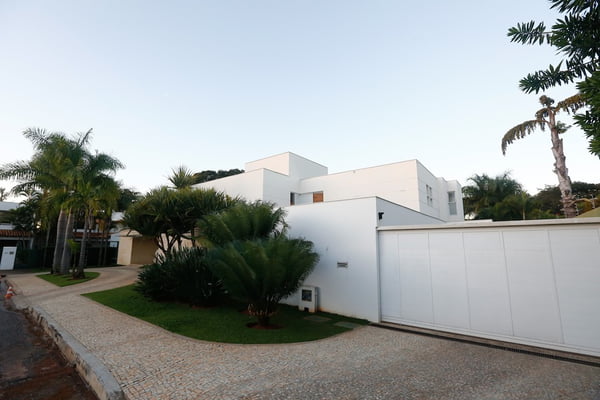 Residência alugada do senador Aécio Neves no Lago Sul QL 22 conjunto 9 casa 18 – Brasília(DF), 25/05/2017