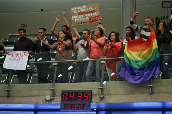 Protesto LGBTTI na CLDF contra derrubada de regulamentação da lei anti-homofobia