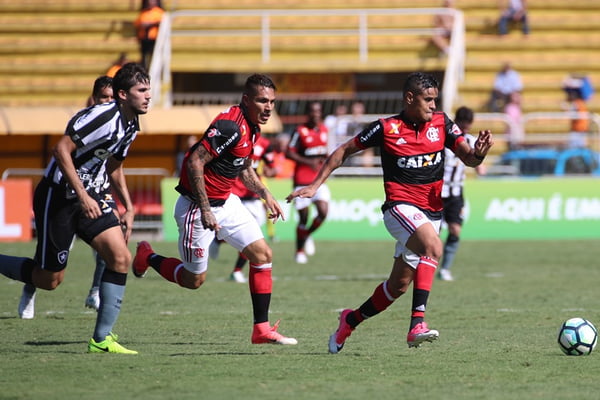 Flamengo x Botafogo Campeonato Brasileiro 2017 Everton Guerrero