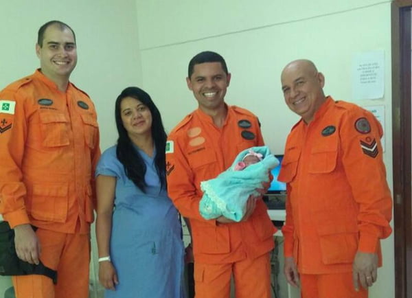 bebê nasce em viatura dos bombeiros