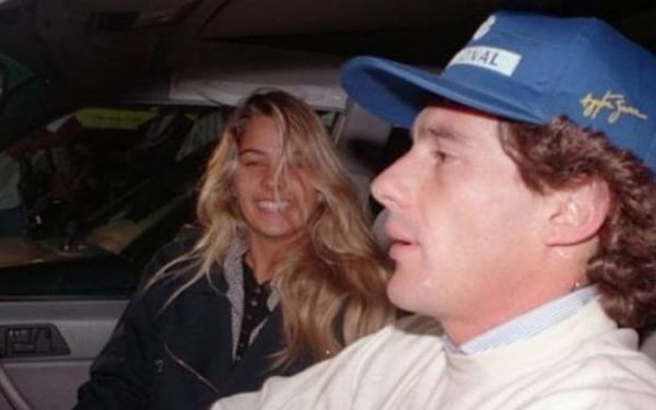 Foto colorida de Adriane Galisteu e Ayrton Senna - Metrópoles