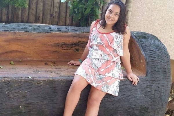 Isadora, vítima do atirador de GO, ficou paraplégica, diz hospital