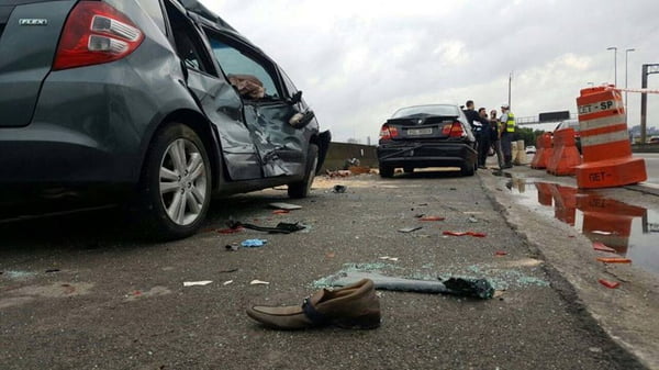 Três pessoas morrem em acidente na Marginal Tietê