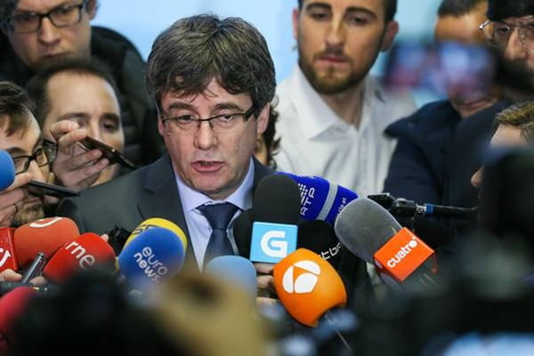 Ex-líder catalão detido na Alemanha cogita pedir asilo no país
