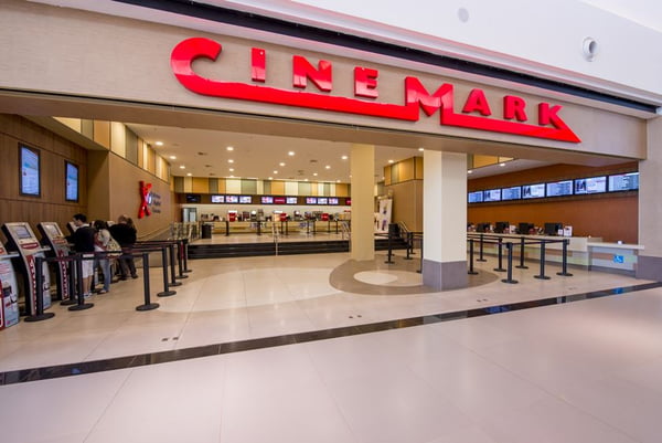 Cinemark está contratando cinco atendentes no DF