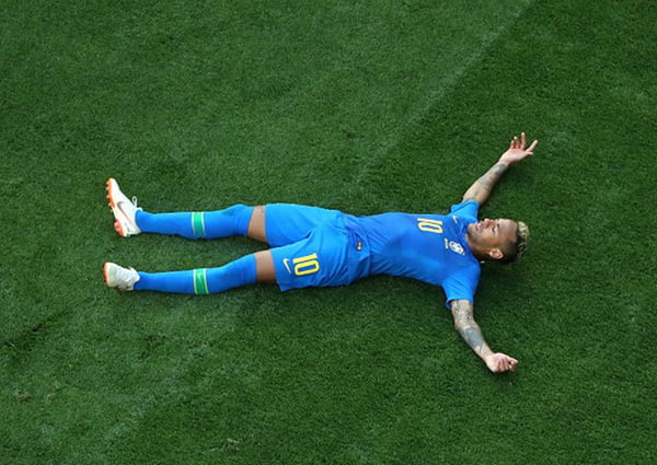 A Coisa Tá Russa! – Neymar cai, levanta, faz e chora. Confira atuações