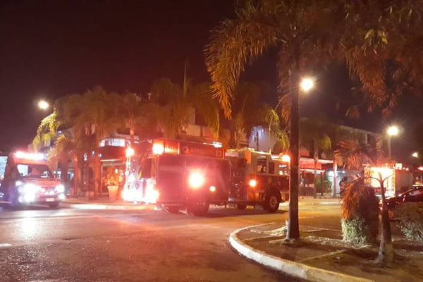 Bombeiros controlam princípio de incêndio em restaurante do Lago Sul