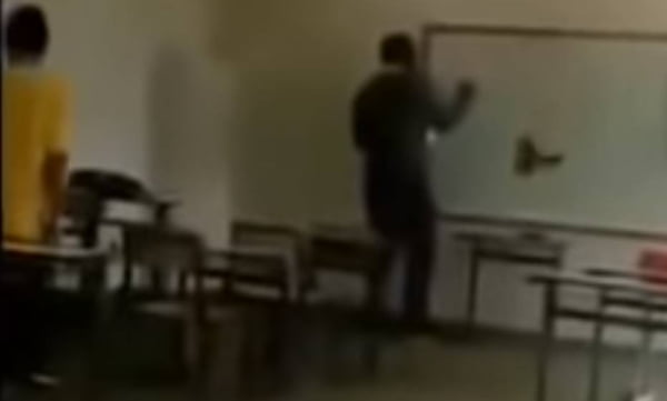 Professor agredido