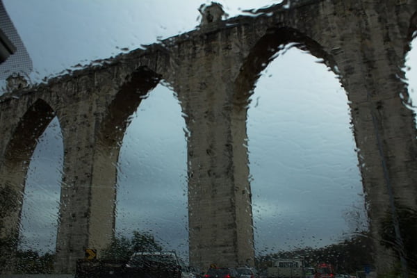 Aqueduto de Lisboa, tempo chuvoso