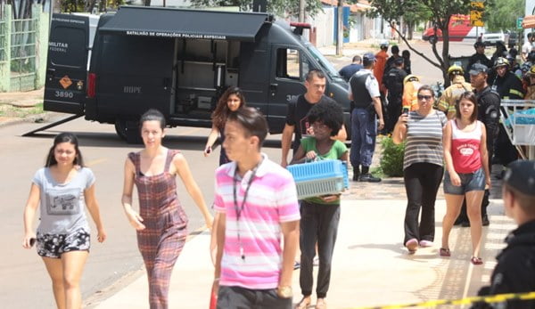 PM evacua casas vizinhas à escola do DF onde há suspeita de bomba