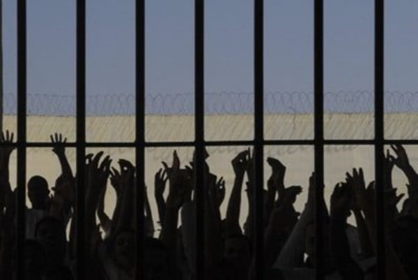 Presos no sistema penitenciário brasileiro
