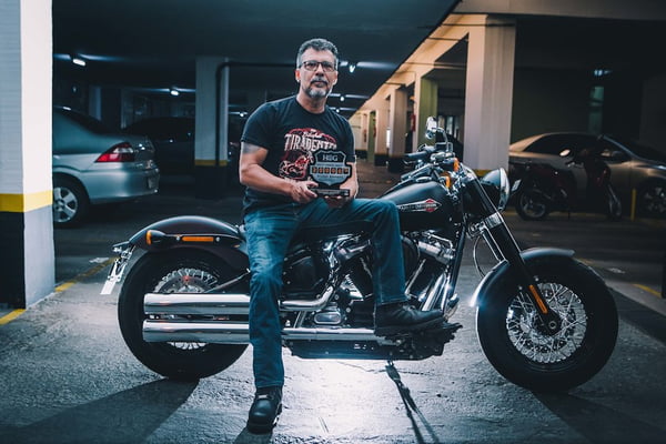 Brasília (DF), 23/10/2018  – Evento: Tião Borges, 54 anos de idade, que pilota motocicletas desde   aos 13 anos –  Local 206 Asa Norte  Foto: JP Rodrigues/Especial para Metrópoles
