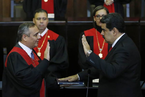 Sob críticas, Maduro toma posse de seu segundo mandato na Venezuela